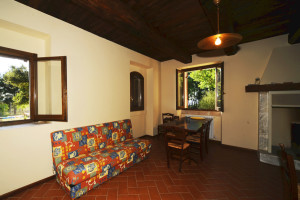 agriturismo-posto-del-sole-soggiorno-camino